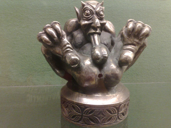 statuette-bronze-musee-du-sexe-amsterdam.jpg