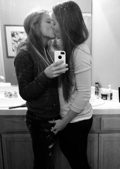 Frenck kiss.jpg