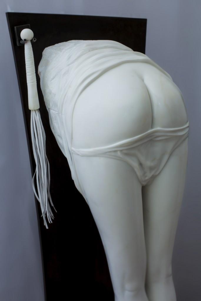 Fesses et martinet.jpg