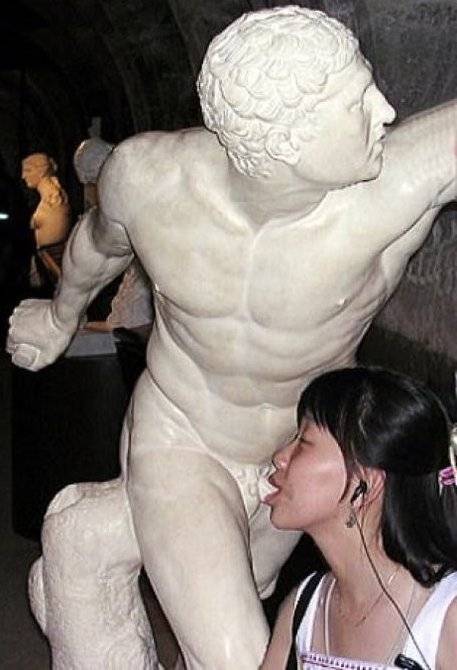 porno statue 201501-09_05.jpg