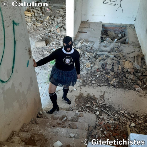 Urbex in diaper (12).jpg