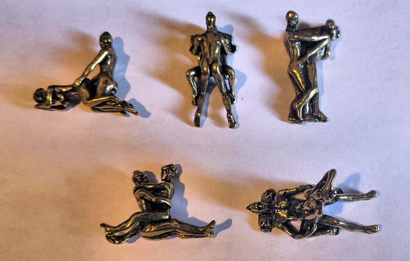 Statuettes.jpg