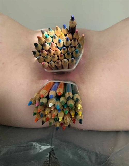 penintheh0les.jpg