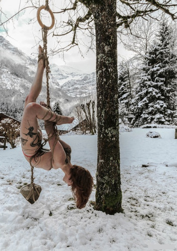 SnowBdsm1.jpg