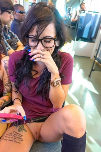she-is-flashing-in-pub.jpg
