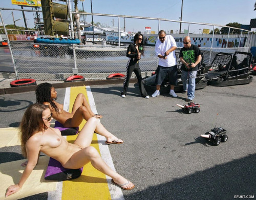 Cars-race-for-pussys.jpg
