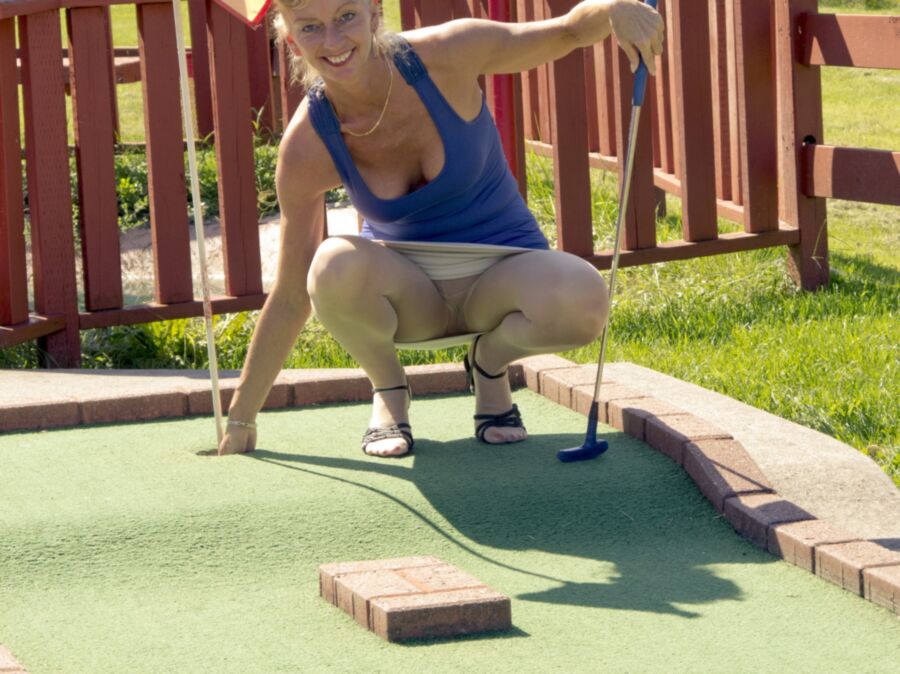 Golf-hole.jpg